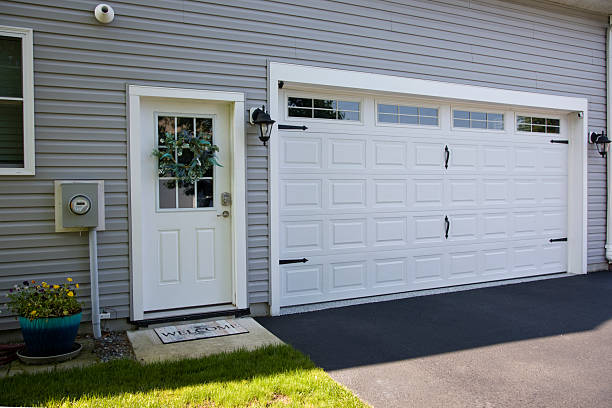 24/7 Emergency Garage Door Panel Replacement experts in Green Valley, MD